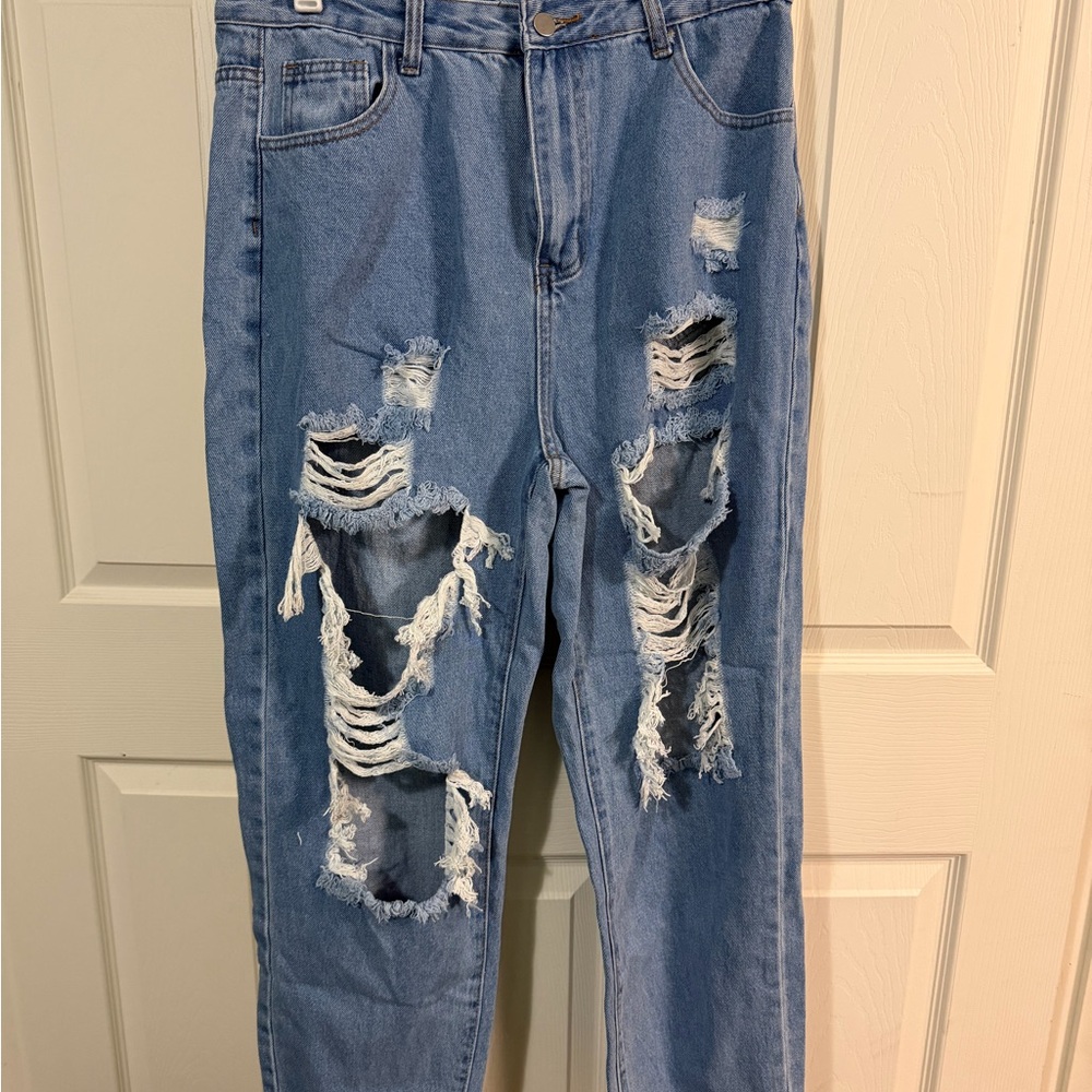 Distressed high waisted mom Jeans